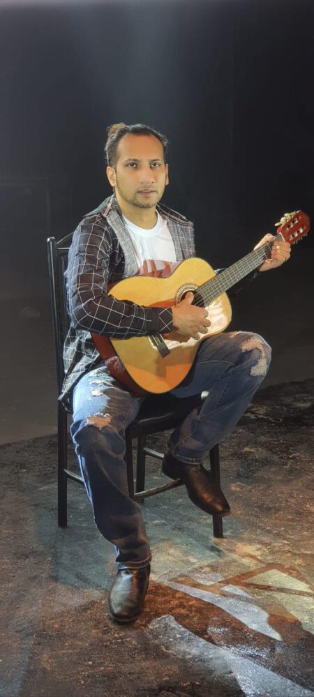 ভালোবাসা দিবসে আশেকের ডাবল ধামাকা