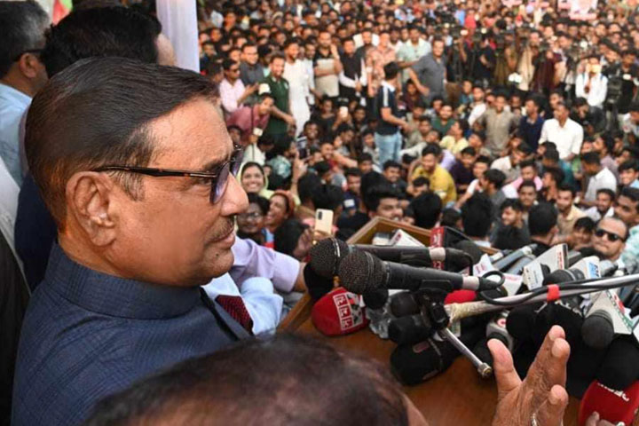 বিএনপি নেতাদের মাথায় ইউরেনিয়াম ঢালতে চায় কাদের