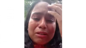 বৈষম্যবিরোধী আন্দোলনের এক নেত্রীকে রাস্তায় ফেলে মারধর
