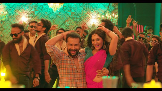 ‘টগর’ সিনেমার প্রথম গান ‘১০০% দেশি’